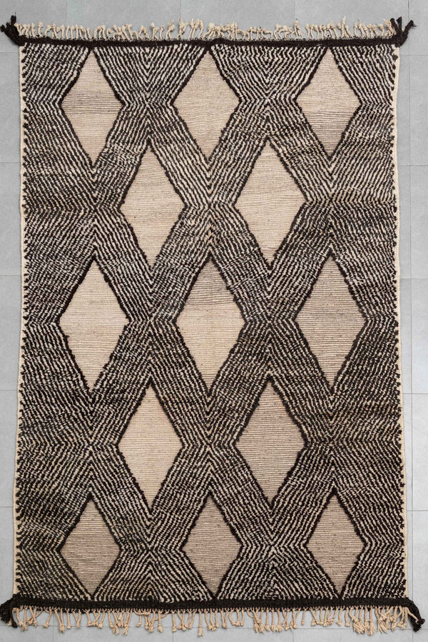 שטיח צמר | מעויינים שחור