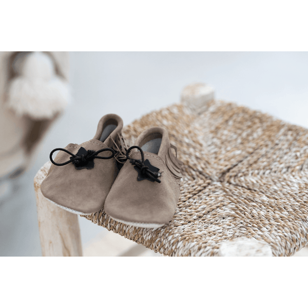 נעלי תינוק בצבע חום בהיר - עיצוב בסגנון מרוקאי